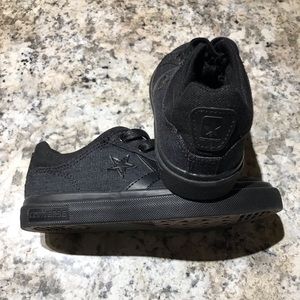 NIB unisex converse 12